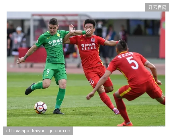 长春亚泰中路连线越打越顺，引发全场惊叹