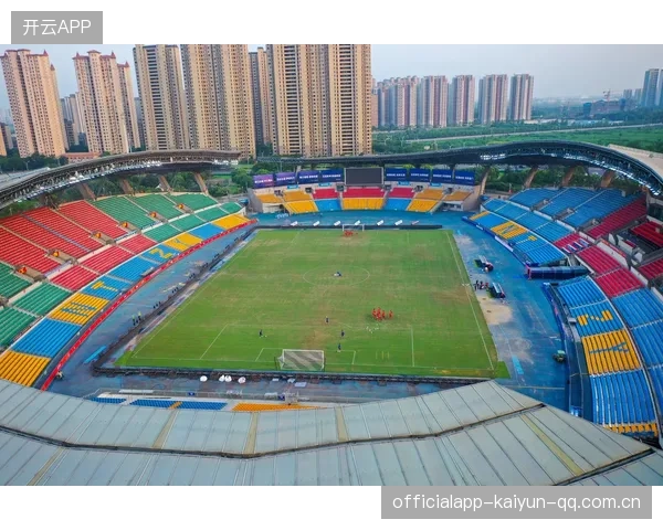 重庆龙兴足球场办赛：足球梦想的新起点，城市精神的新高度