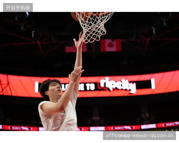 NBA季前赛激情爆发！杨瀚森的“庆祝得分”瞬间让勇士队再次上演“逆转奇迹”